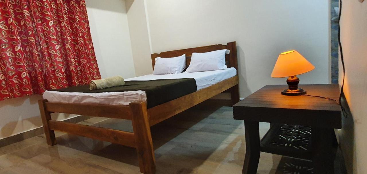 Serina House Mālvan Екстериор снимка